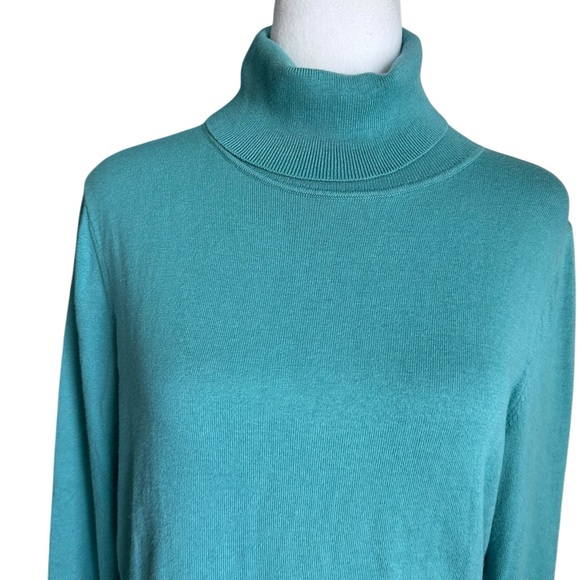 Talbots Women's Turtle Neck Sweater Size M - Picture 4 of 17